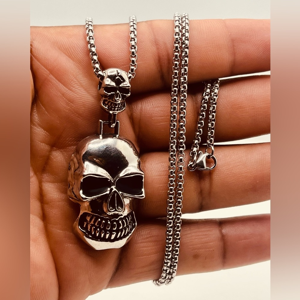 Stainless steel necklace for men’s skull design